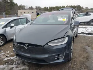 2016 Tesla Model X 70D z VIN 5YJXCAE2XGF014165, wystawiony jako IAAI lot #41474490 z przebiegiem 112 967 mil mil oraz . Historia ofert i sprzedaży dostępna na DreamBid. Obrazek 11.