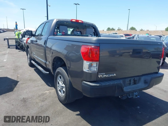 2013 Toyota Tundra z VIN 5TFRM5F15DX053654, wystawiony jako IAAI lot #42324593 z przebiegiem 128 206 mil mil oraz . Historia ofert i sprzedaży dostępna na DreamBid. Obrazek 3.