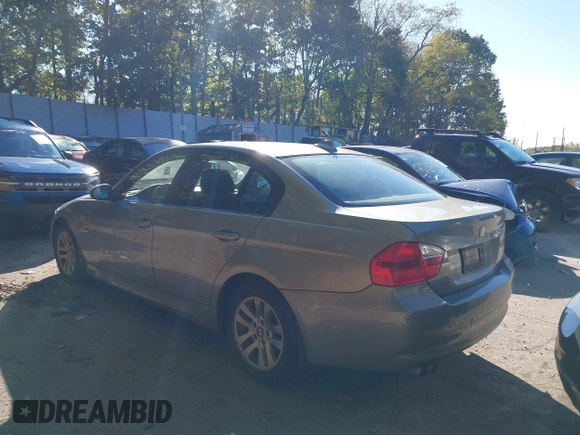 2006 BMW 3 Series 325xi with VIN WBAVD13576KV09164, listed as a IAAI auction lot 40558363 with 148,819 mi miles. Bid and sale history available at carsss.com. Image 3.