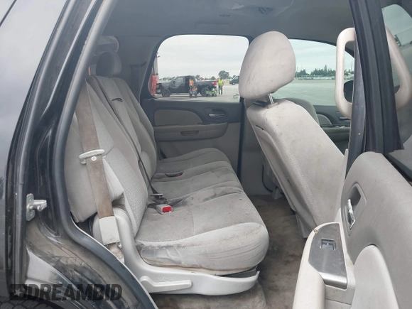 2007 Chevrolet Tahoe LS z VIN 1GNFC13C37J395803, wystawiony jako IAAI lot #42068163 z przebiegiem 273 156 mil mil oraz . Historia ofert i sprzedaży dostępna na DreamBid. Obrazek 8.