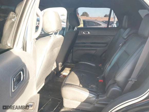 2015 Ford Utility Police Interceptor with VIN 1FM5K8AR0FGA28548, listed as a IAAI auction lot 41282099 with 120,378 mi miles. Bid and sale history available at carsss.com. Image 8.