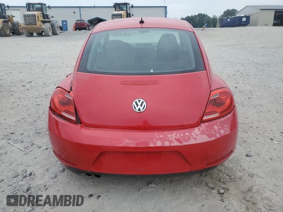 2014 Volkswagen Beetle Entry z VIN 3VWF17AT1EM638445, wystawiony jako Copart lot #62499104 z przebiegiem 85 895 mil mil oraz Szkoda całkowita • Salvage title. Historia ofert i sprzedaży dostępna na DreamBid. Obrazek 6.