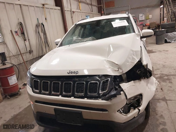 2020 Jeep Compass Latitude with VIN 3C4NJDBB2LT146691, listed as a IAAI auction lot 41490596 with 1 mi miles. Bid and sale history available at carsss.com. Image 6.