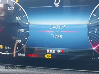 2025 Mercedes-Benz CLA 250 z VIN W1K5J4GBXSN481534, wystawiony jako IAAI lot #42254760 z przebiegiem 7 738 mil mil oraz . Historia ofert i sprzedaży dostępna na DreamBid. Obrazek 16.
