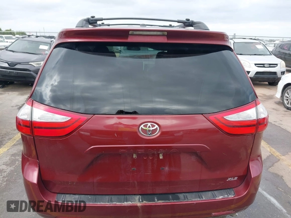 2015 Toyota Sienna XLE with VIN 5TDYK3DC0FS565597, listed as a IAAI auction lot 42062160 with 181,543 mi miles. Bid and sale history available at carsss.com. Image 17.
