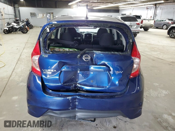 2018 Nissan Note SV z VIN 3N1CE2CP6JL352218, wystawiony jako Copart lot #61259655 z przebiegiem 47 697 mil mil oraz Szkoda całkowita • Salvage title. Historia ofert i sprzedaży dostępna na DreamBid. Obrazek 6.