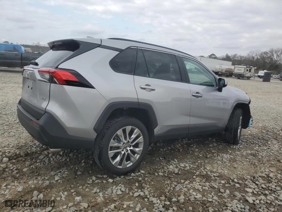 2022 Toyota RAV4 XLE Premium with VIN 2T3C1RFV1NC191630, listed as a Copart auction lot 44198815 with 10,699 mi miles and Salvage Title. Bid and sale history available at carsss.com. Image 3.