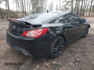 2012 Hyundai Genesis Coupe Grand Touring z VIN KMHHU6KH3CU068055, wystawiony jako IAAI lot #41359683 z przebiegiem 114 423 mil mil oraz . Historia ofert i sprzedaży dostępna na DreamBid. Obrazek 4.