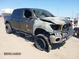 2011 Toyota Tundra 4WD Truck with VIN 5TFDW5F11BX182122, listed as a IAAI auction lot 41776414 with 1 mi miles. Bid and sale history available at carsss.com. Image 1.