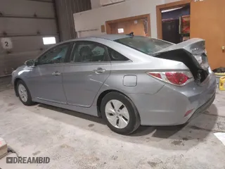 2014 Hyundai Sonata Hybrid with VIN KMHEC4A44EA117566, listed as a IAAI auction lot 41245129 with 95,218 mi miles. Bid and sale history available at carsss.com. Image 3.