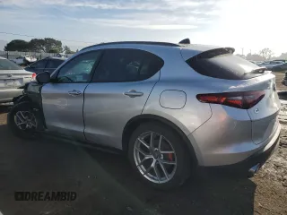2019 Alfa Romeo Stelvio Ti z VIN ZASPAKBN2K7C40054, wystawiony jako Copart lot #86020774 z przebiegiem 16 135 mil mil oraz Szkody całkowita. Historia ofert i sprzedaży dostępna na DreamBid. Obrazek 2.