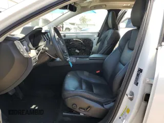 2021 Volvo XC60 Momentum with VIN YV4102DK5M1753385, listed as a Copart auction lot 57084315 with 55,462 mi miles and Salvage title. Bid and sale history available at DreamBid. Image 7.