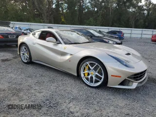2014 Ferrari F12 z VIN ZFF74UFAXE0202704, wystawiony jako Copart lot #73676684 z przebiegiem Nie podano mil oraz Szkody całkowita. Historia ofert i sprzedaży dostępna na DreamBid. Obrazek 4.