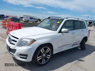 2015 Mercedes-Benz GLK 350 z VIN WDCGG5HB3FG419872, wystawiony jako IAAI lot #42301900 z przebiegiem 193 840 mil mil oraz . Historia ofert i sprzedaży dostępna na DreamBid. Obrazek 2.
