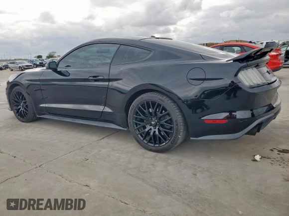 2019 Ford Mustang GT z VIN 1FA6P8CF3K5108905, wystawiony jako Copart lot #51247485 z przebiegiem 88 317 mil mil oraz Tytuł czysty. Historia ofert i sprzedaży dostępna na DreamBid. Obrazek 2.
