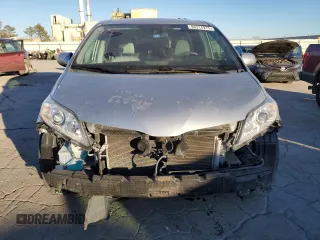 2019 Toyota Sienna XLE Auto Access Seat with VIN 5TDYZ3DC5KS977360, listed as a Copart auction lot 88314275 with 71,200 mi miles and Salvage Title. Bid and sale history available at carsss.com. Image 5.