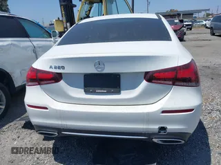 2019 Mercedes-Benz A 220 z VIN WDD3G4EB7KW022688, wystawiony jako IAAI lot #42023919 z przebiegiem 59 968 mil mil oraz . Historia ofert i sprzedaży dostępna na DreamBid. Obrazek 17.