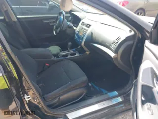 2014 Nissan Altima 2.5 S with VIN 1N4AL3AP4EN220542, listed as a IAAI auction lot 41839499 with 127,135 mi miles. Bid and sale history available at carsss.com. Image 5.