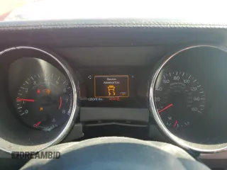 2016 Ford Mustang EcoBoost z VIN 1FA6P8TH3G5277282, wystawiony jako Copart lot #57699385 z przebiegiem 135 076 mil mil oraz Szkoda całkowita • Salvage title. Historia ofert i sprzedaży dostępna na DreamBid. Obrazek 9.