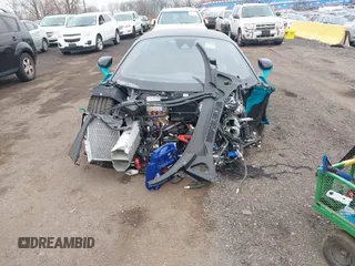 2023 McLaren Artura z VIN SBM16AEA2PW001787, wystawiony jako IAAI lot #41842771 z przebiegiem 2352 mil mil oraz . Historia ofert i sprzedaży dostępna na DreamBid. Obrazek 11.