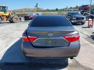 2015 Toyota Camry XLE z VIN 4T1BF1FK8FU979706, wystawiony jako IAAI lot #42298995 z przebiegiem 95 553 mil mil oraz . Historia ofert i sprzedaży dostępna na DreamBid. Obrazek 16.