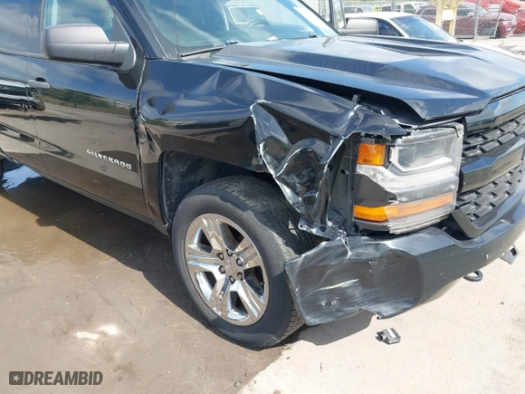 2018 Chevrolet Silverado 1500 Custom with VIN 1GCRCPEC3JZ329430, listed as a IAAI auction lot 42122097 with 199,580 mi miles. Bid and sale history available at carsss.com. Image 6.
