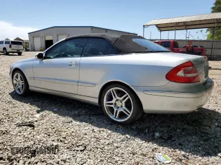 2004 Mercedes-Benz CLK 320 z VIN WDBTK65G34T016180, wystawiony jako Copart lot #53021615 z przebiegiem 118 408 mil mil oraz Szkoda całkowita • Salvage title. Historia ofert i sprzedaży dostępna na DreamBid. Obrazek 2.