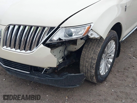 2014 Lincoln MKX with VIN 2LMDJ8JK1EBL13125, listed as a IAAI auction lot 41805340 with 100,078 mi miles. Bid and sale history available at carsss.com. Image 6.