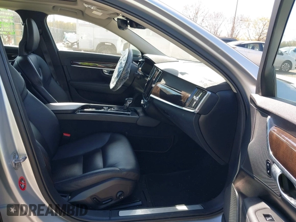 2017 Volvo S90 Momentum с VIN YV1102AK1H1010312, выставлен на аукционе IAAI как лот 41758726 с пробегом 93 375 миль миль и . История ставок и продаж доступна на DreamBid. Изображение 5.