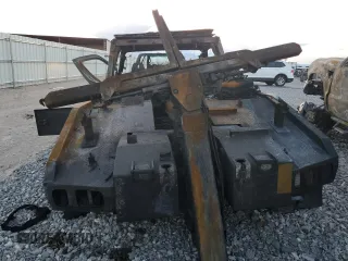 2005 Ford F-350 z VIN 1FDWF36P15EA24991, wystawiony jako Copart lot #46443955 z przebiegiem Nie podano mil oraz Szkoda całkowita • Salvage title. Historia ofert i sprzedaży dostępna na DreamBid. Obrazek 6.