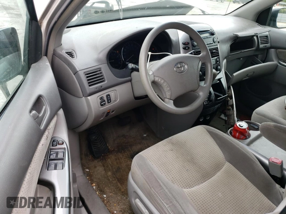 2008 Toyota Sienna CE z VIN 5TDZK23C98S142438, wystawiony jako Copart lot #54898675 z przebiegiem 211 400 mil mil oraz Szkoda całkowita • Salvage title. Historia ofert i sprzedaży dostępna na DreamBid. Obrazek 8.