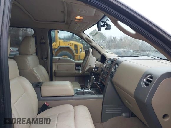 2004 Ford F-150 XLT with VIN 1FTPW14524FA04174, listed as a IAAI auction lot 40864660 with 218,100 mi miles. Bid and sale history available at carsss.com. Image 5.