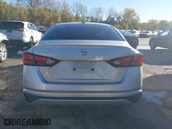 2022 Nissan Altima 2.5 SV with VIN 1N4BL4DV9NN380713, listed as a IAAI auction lot 40727975 with 47,896 mi miles. Bid and sale history available at carsss.com. Image 16.