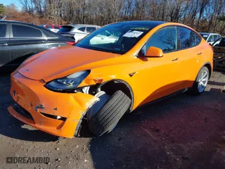 2022 Tesla Model Y Long Range with VIN 7SAYGDEE9NF419986, listed as a IAAI auction lot 40898922 with NaN miles. Bid and sale history available at carsss.com. Image 17.