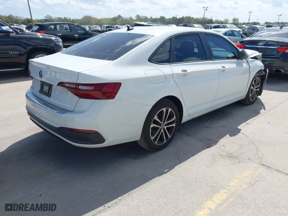 2024 Volkswagen Jetta Sport with VIN 3VWBM7BU5RM048137, listed as a IAAI auction lot 41695098 with 7,084 mi miles. Bid and sale history available at carsss.com. Image 4.