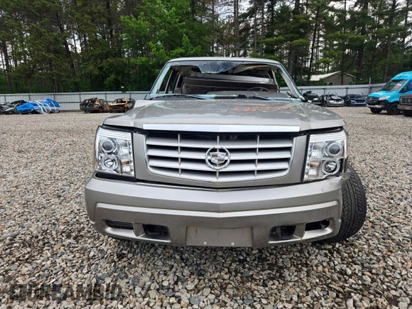 2002 Cadillac Escalade with VIN 1GYEK63N12R102443, listed as a Copart auction lot 53134135 with 241,389 mi miles and Non repairable. Bid and sale history available at DreamBid. Image 5.