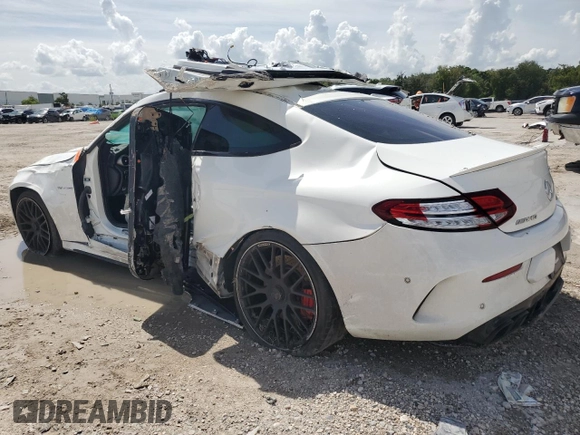 2019 Mercedes-Benz C 63 S AMG z VIN WDDWJ8HB1KF899291, wystawiony jako Copart lot #70641174 z przebiegiem Nie podano mil oraz Nie do naprawy • Non repairable. Historia ofert i sprzedaży dostępna na DreamBid. Obrazek 2.