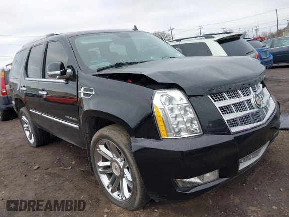 2013 Cadillac Escalade Platinum Edition with VIN 1GYS4DEF0DR260640, listed as a IAAI auction lot 41816127 with 152,649 mi miles. Bid and sale history available at carsss.com. Image 1.