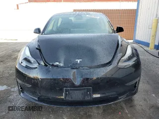 2022 Tesla Model 3 z VIN 5YJ3E1EA2NF372373, wystawiony jako Copart lot #59139335 z przebiegiem 79 106 mil mil oraz Czysty tytuł • Clean title. Historia ofert i sprzedaży dostępna na DreamBid. Obrazek 5.