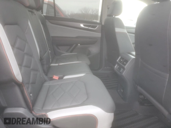 2024 Volkswagen Atlas Peak Edition SE z VIN 1V2CR2CA2RC580235, wystawiony jako Copart lot #44704105 z przebiegiem 9 mil mil oraz Szkoda całkowita • Salvage title. Historia ofert i sprzedaży dostępna na DreamBid. Obrazek 11.