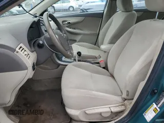 2010 Toyota Corolla z VIN 2T1BU4EE2AC520880, wystawiony jako Copart lot #56724925 z przebiegiem 134 598 mil mil oraz Szkoda całkowita • Salvage title. Historia ofert i sprzedaży dostępna na DreamBid. Obrazek 7.
