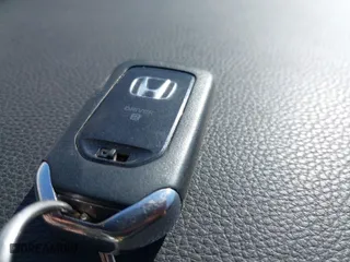 2013 Honda Accord Cpe EX-L with VIN 1HGCT2B81DA012842, listed as a IAAI auction lot 41578895 with 136,833 mi miles. Bid and sale history available at carsss.com. Image 11.