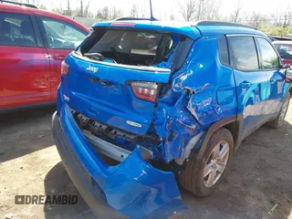 2022 Jeep Compass Latitude with VIN 3C4NJCBB9NT214210, listed as a IAAI auction lot 42039517 with 25,062 mi miles and . Bid and sale history available at carsss.com. Image 6.