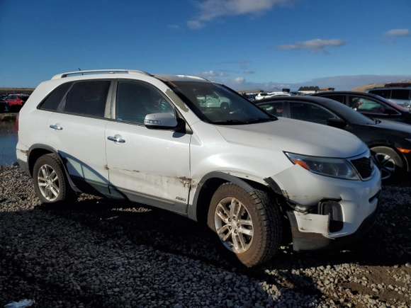 2015 Kia Sorento LX with VIN 5XYKTDA76FG605324, listed as a Copart auction lot 88225135 with 166,673 mi miles and Salvage Title. Bid and sale history available at carsss.com. Image 4.