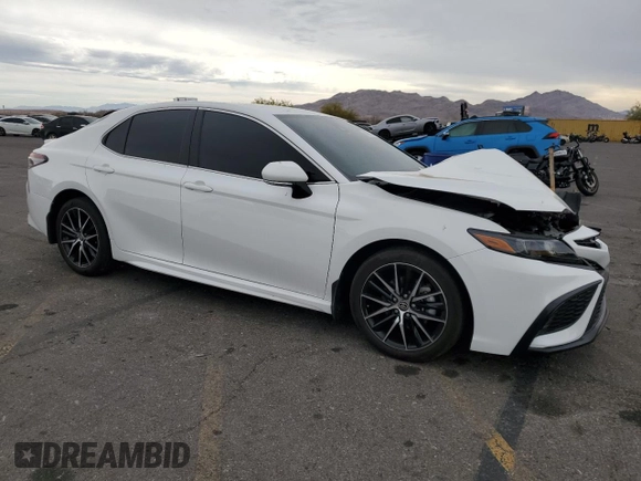2024 Toyota Camry SE with VIN 4T1G11AK3RU844763, listed as a Copart auction lot 86654084 with 9,822 mi miles and Salvage Title. Bid and sale history available at carsss.com. Image 4.