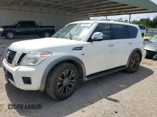 2018 Nissan Armada Platinum z VIN JN8AY2NF9J9330601, wystawiony jako Copart lot #55232705 z przebiegiem 130 797 mil mil oraz Czysty tytuł • Clean title. Historia ofert i sprzedaży dostępna na DreamBid. Obrazek 1.