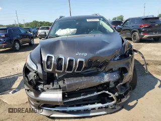 2018 Jeep Cherokee Overland with VIN 1C4PJMJX2JD594776, listed as a Copart auction lot 65599074 with 0 mi miles and Clean Title. Bid and sale history available at carsss.com. Image 5.
