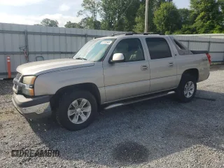 2005 Chevrolet Avalanche Z71 with VIN 3GNEK12Z75G229433, listed as a Copart auction lot 61135565 with 157,657 mi miles and Salvage title. Bid and sale history available at DreamBid. Image 1.