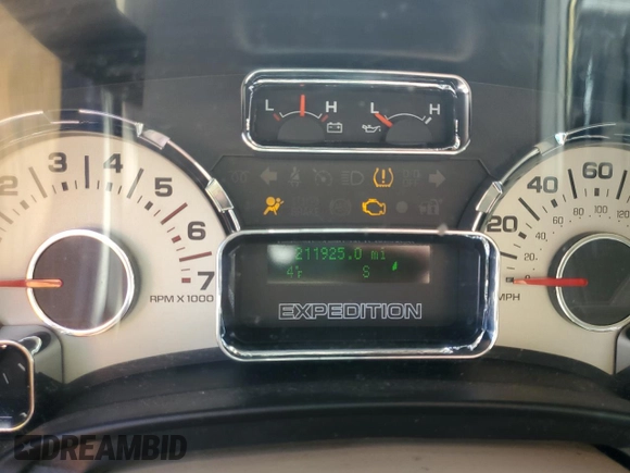 2008 Ford Expedition SSV with VIN 1FMFU15548LA38510, listed as a Copart auction lot 48409195 with 211,925 mi miles and Salvage title. Bid and sale history available at DreamBid. Image 9.