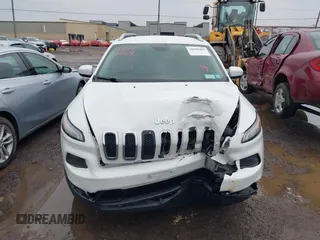 2017 Jeep Cherokee Latitude with VIN 1C4PJMCB9HW546157, listed as a IAAI auction lot 41040489 with 97,230 mi miles. Bid and sale history available at carsss.com. Image 12.